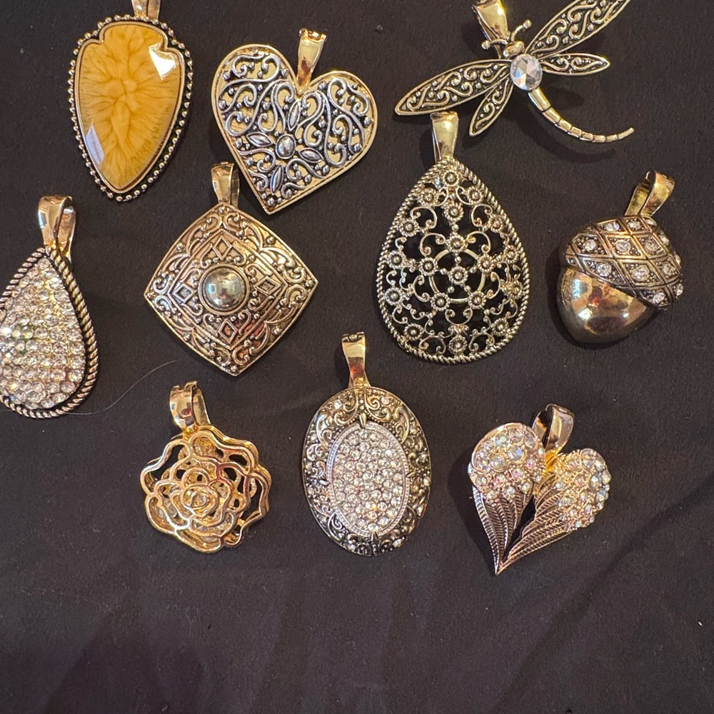 Intricate Gold Pendant Collection RMN 10 piece’s